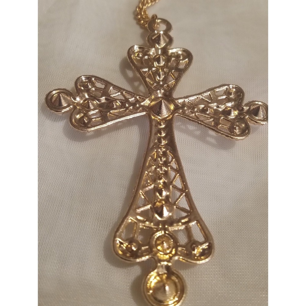 GoldtoneNecklace with  Peral Cross - Picture 6 of 6